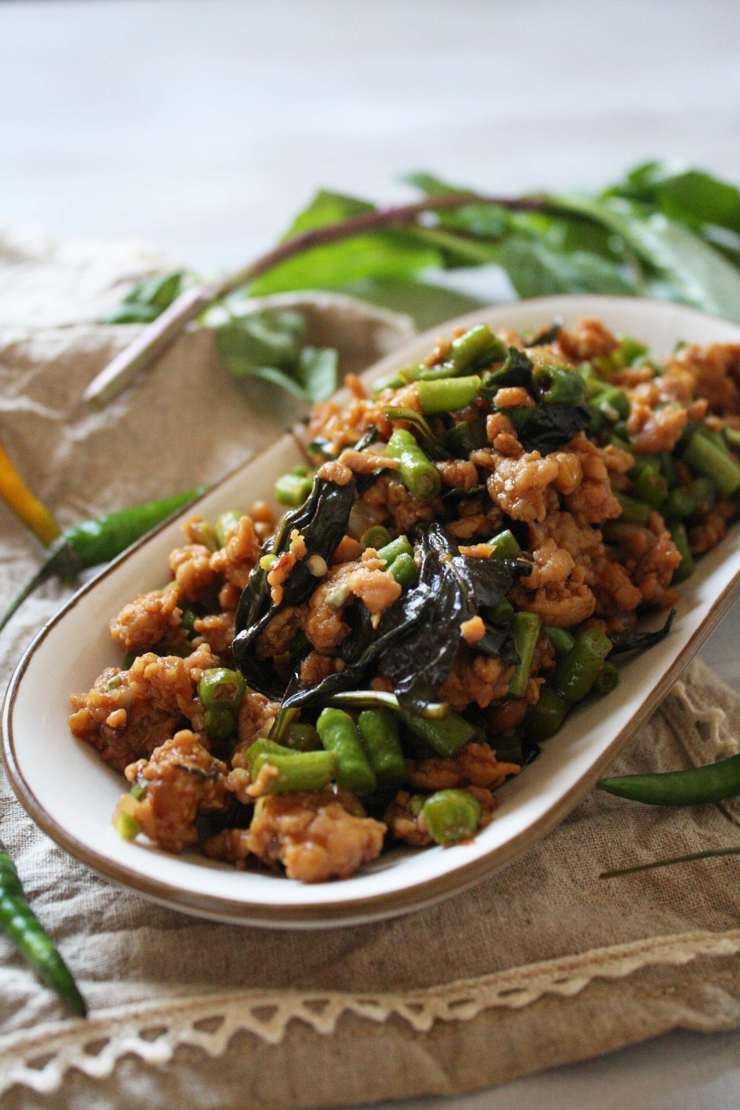 Minced chicken with Thai basil - Recipes 