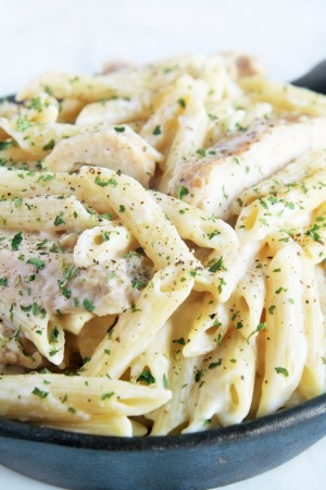 One-Pot Garlic Alfredo Chicken and Penne - The Tasty Bite