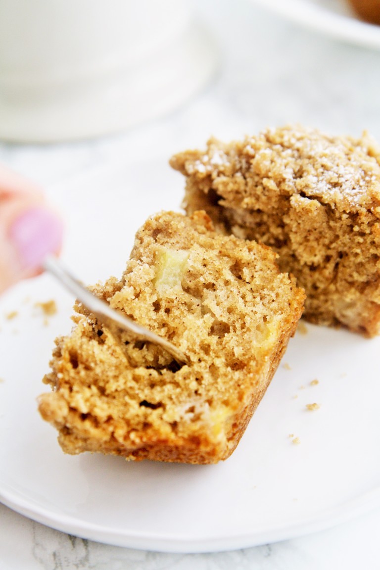 Apple Cinnamon Crumb Muffins - The Tasty Bite