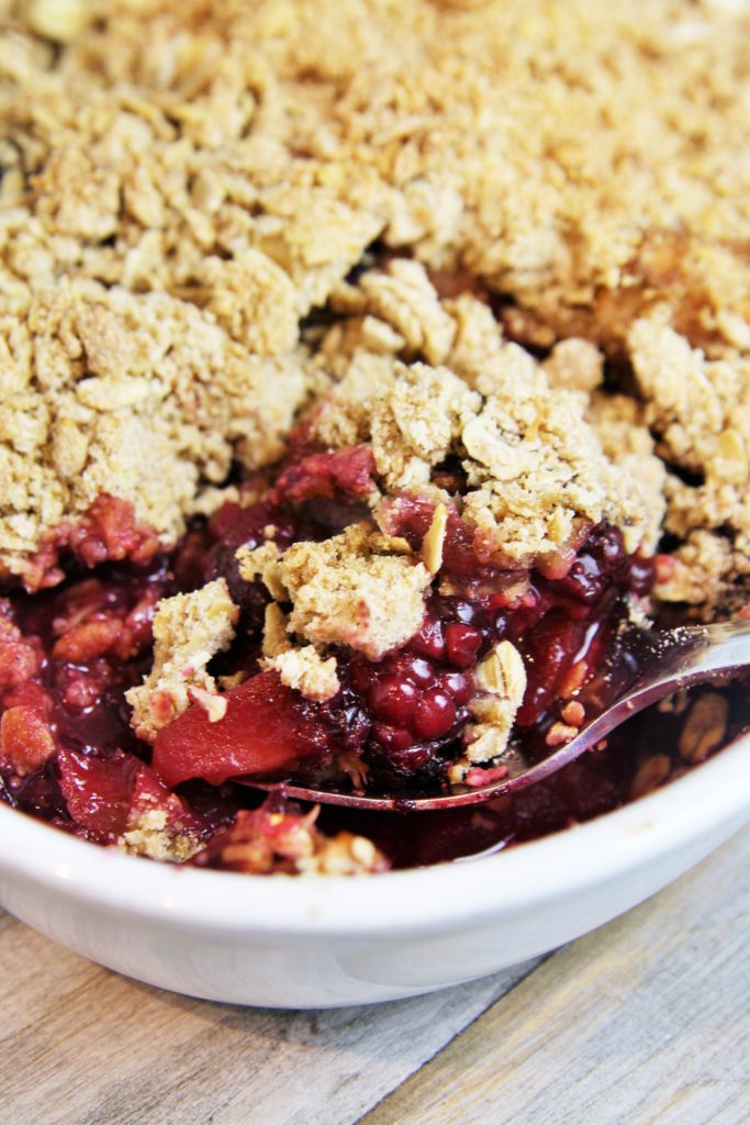 Apple Blackberry Crisp {Gluten-Free} - The Tasty Bite