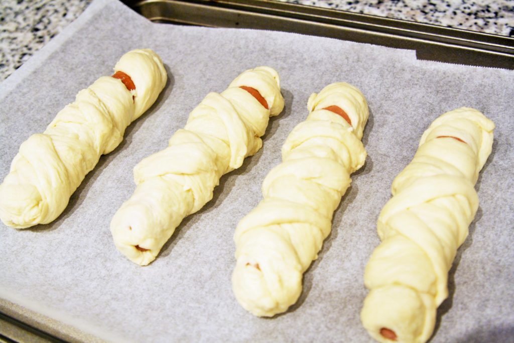 mummy-hot-dogs-step-3