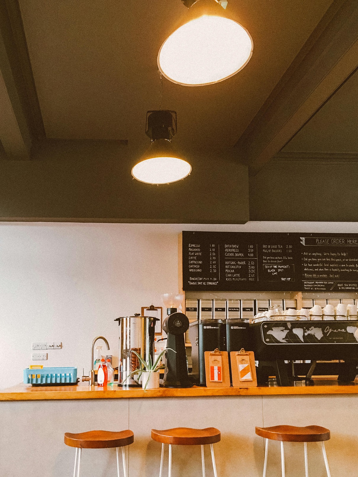 Discover the best coffee shops and cafes in San Diego's North Park neighborhood, offering unique atmospheres, expertly brewed small-batch coffee, and a variety of beverages perfect for every coffee lover.