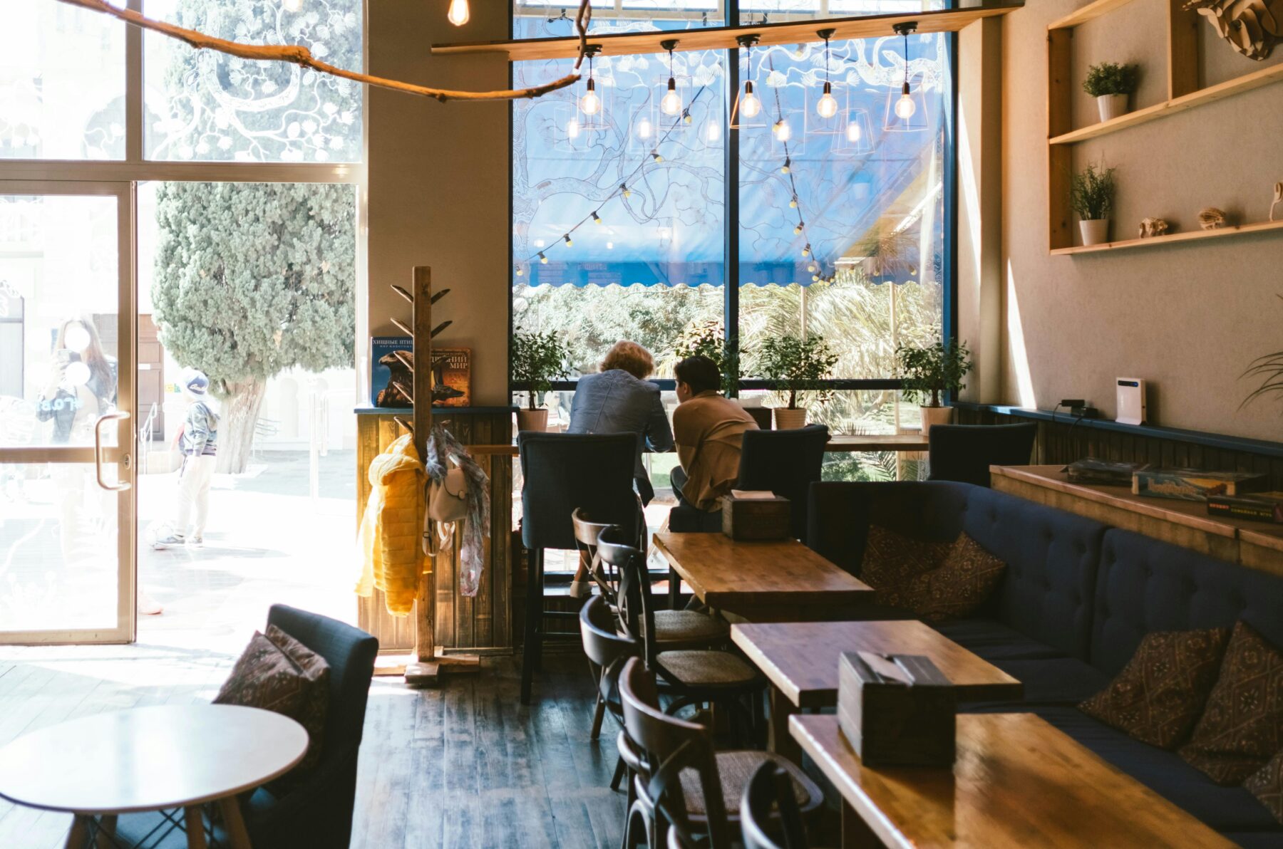 Discover the best coffee shops and cafes in San Diego's North Park neighborhood, offering unique atmospheres, expertly brewed small-batch coffee, and a variety of beverages perfect for every coffee lover.