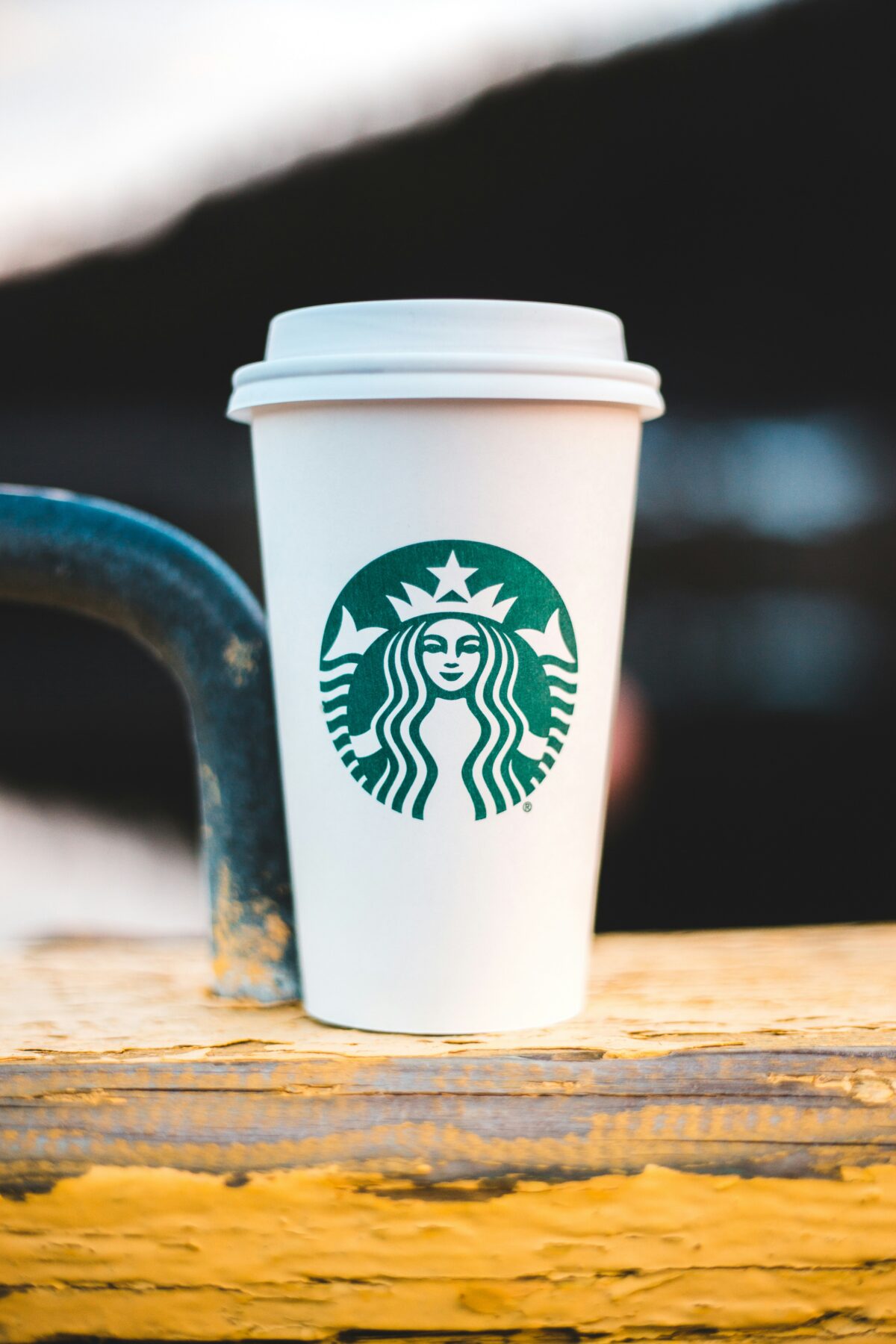 For those who love the taste of coffee but want to skip the caffeine buzz, Starbucks offers a variety of caffeine-free options to suit every preference.