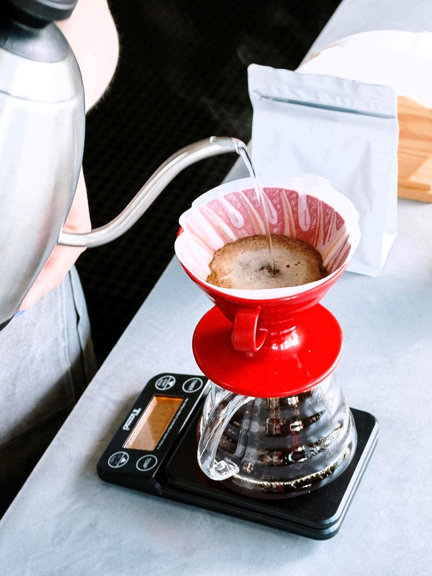 Learn how flat bottom vs cone coffee filters impact your brew. Explore how filter shape, material, and brewing method influence coffee flavor, clarity, and sustainability to help you choose the perfect filter for your coffee.