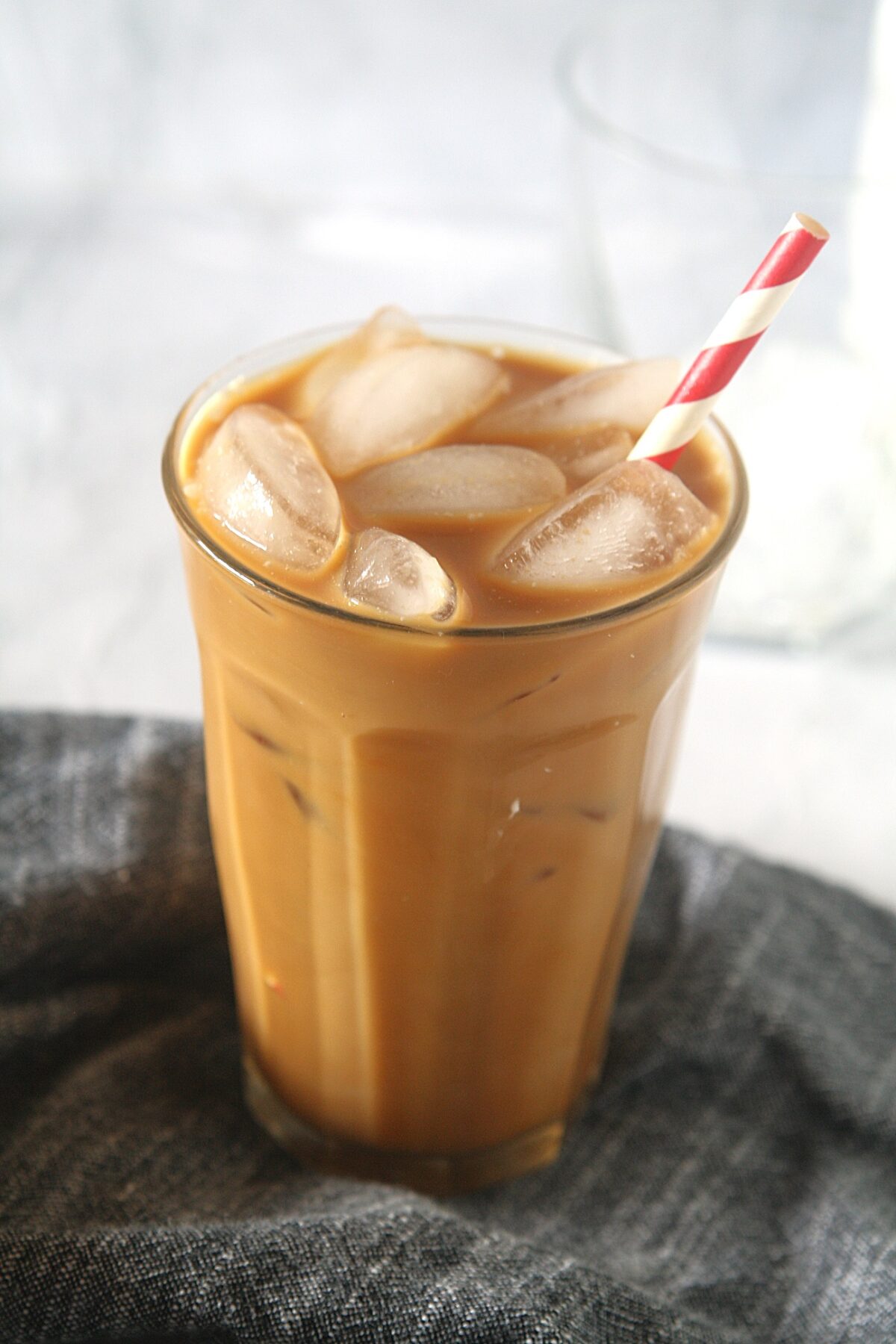 Jack in the Box’s iced coffee is a favorite for its smooth, creamy flavor and perfect balance of sweetness. If you’ve been craving this treat but want to save a trip, here’s how you can recreate it at home!