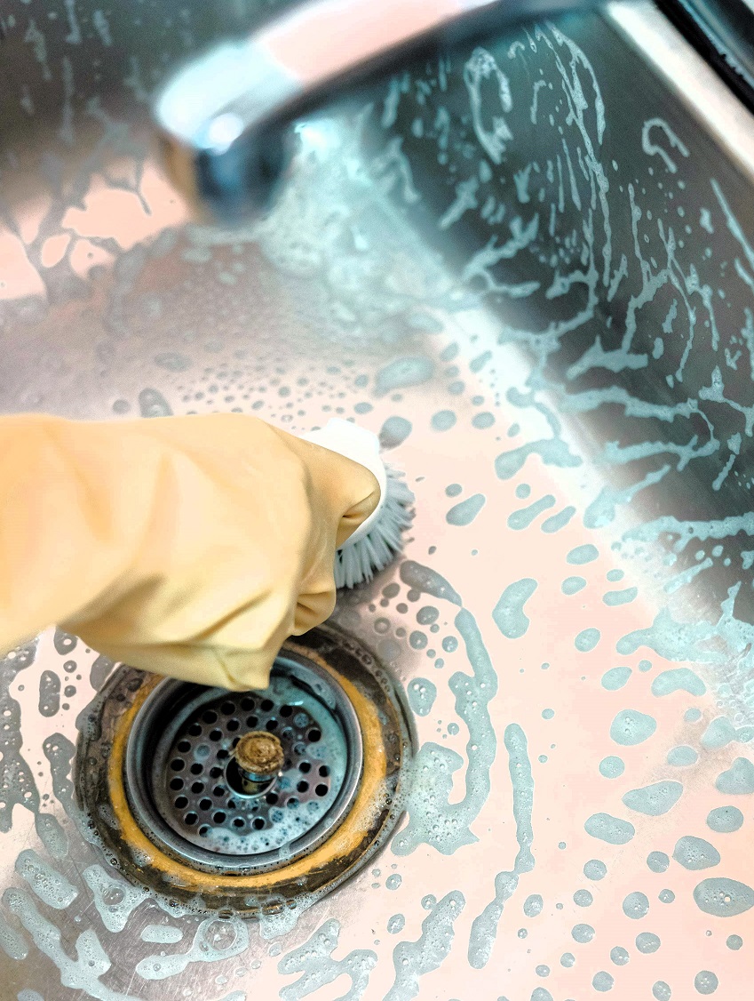 Learn the best ways to dissolve coffee grounds in a clogged drain with simple methods like hot water, baking soda, and vinegar. Discover tips for preventing future blockages and maintaining your plumbing system.