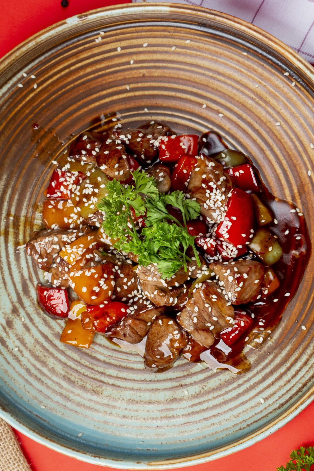 When it comes to iconic dishes from China that showcase the diversity of its regional cuisines, few dishes exemplify this more than Szechuan Beef and Hunan Beef.