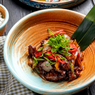 When it comes to iconic dishes from China that showcase the diversity of its regional cuisines, few dishes exemplify this more than Szechuan Beef and Hunan Beef.