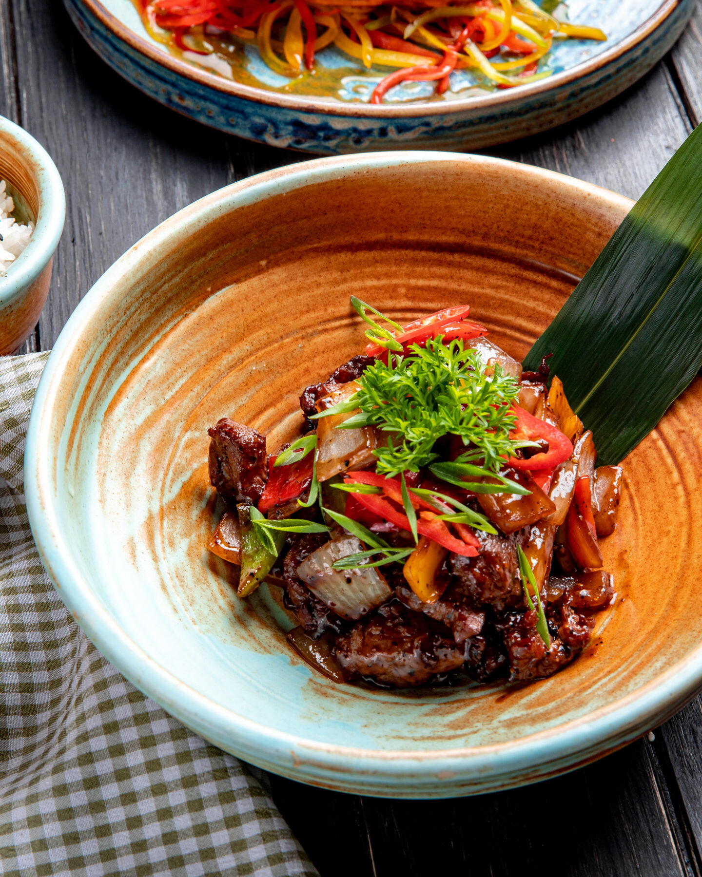 When it comes to iconic dishes from China that showcase the diversity of its regional cuisines, few dishes exemplify this more than Szechuan Beef and Hunan Beef.