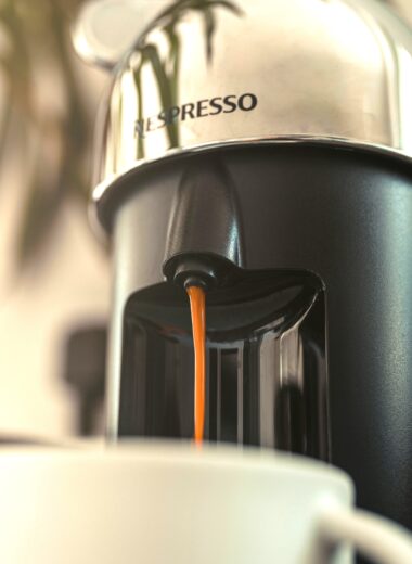 Is your Nespresso machine flashing a red light, disrupting your coffee routine? This comprehensive guide (for Nespresso Vertuo line) will walk you through why your Nespresso machine’s red light blinks and how to fix it, ensuring you’re back to enjoying your favorite brews without interruption.