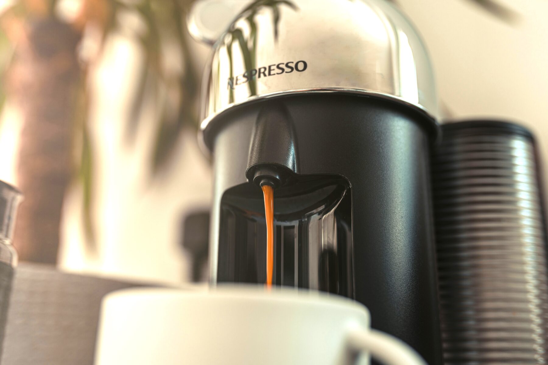 Is your Nespresso machine flashing a red light, disrupting your coffee routine? This comprehensive guide (for Nespresso Vertuo line) will walk you through why your Nespresso machine’s red light blinks and how to fix it, ensuring you’re back to enjoying your favorite brews without interruption.