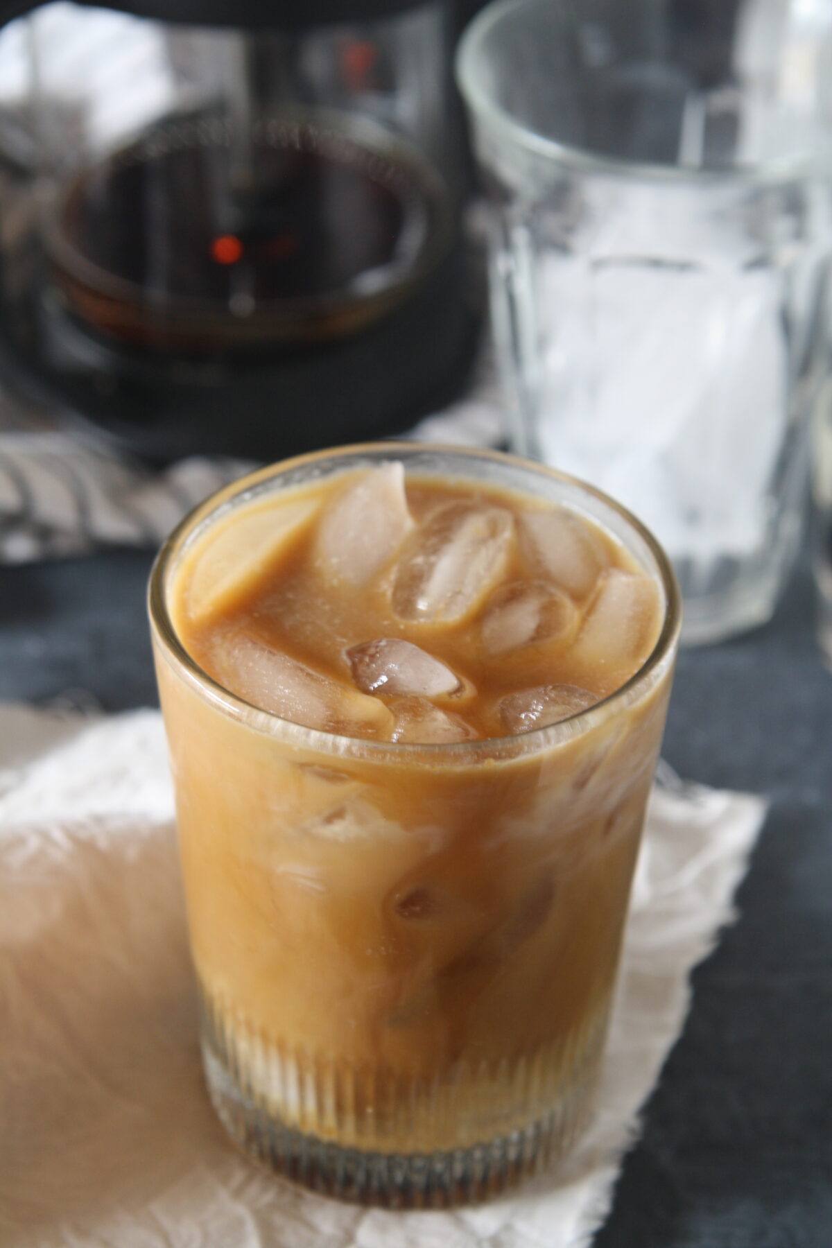 For coffee lovers who enjoy the rich flavors of cold brew coffee but crave a hot drink on chilly mornings, the question often arises: Can you heat up cold brew coffee?