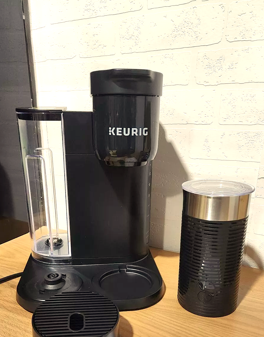 This guide will help you master your Keurig coffee maker, explaining everything from adjusting brew sizes and strength settings to exploring advanced features like temperature control, brew time, and the auto-on functionality for a personalized coffee experience.