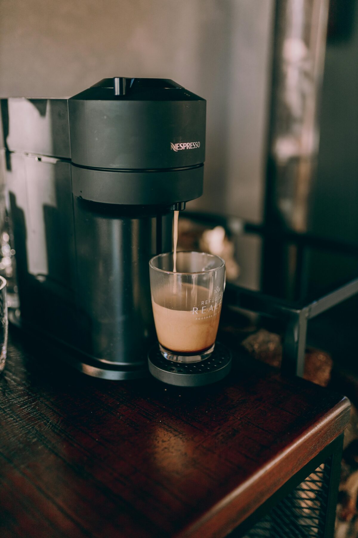 Is your Nespresso Vertuo machine flashing a red and yellow light, disrupting your coffee routine? This detailed guide will help you understand the reasons behind the blinking light patterns and provide solutions to resolve the issue.