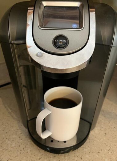 This post explores the function of the strong button on Keurig machines, explaining how it enhances the brewing process to deliver a stronger, bolder cup of coffee or tea by adjusting factors like brew time, water amount, and flavor extraction.