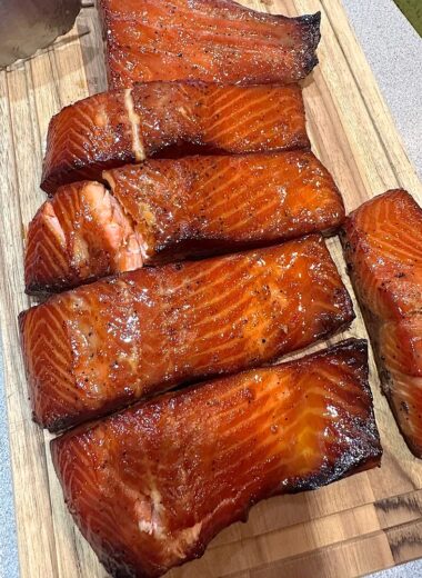 This easy smoked salmon recipe using a Masterbuilt smoke is perfect for beginners and seasoned chefs alike, guaranteeing a delicious, tender, and flavorful piece of smoked salmon every time.