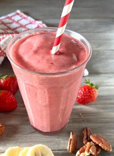 This copycat Smoothie King Strawberry Hulk Smoothie recipe delivers a creamy, high-protein drink perfect for muscle growth, weight gain, or a delicious meal replacement.