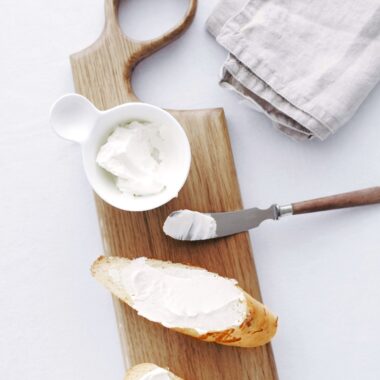 Discover the key differences between cream cheese block and spread. Learn which type to use for baking, spreads, dips, and more.