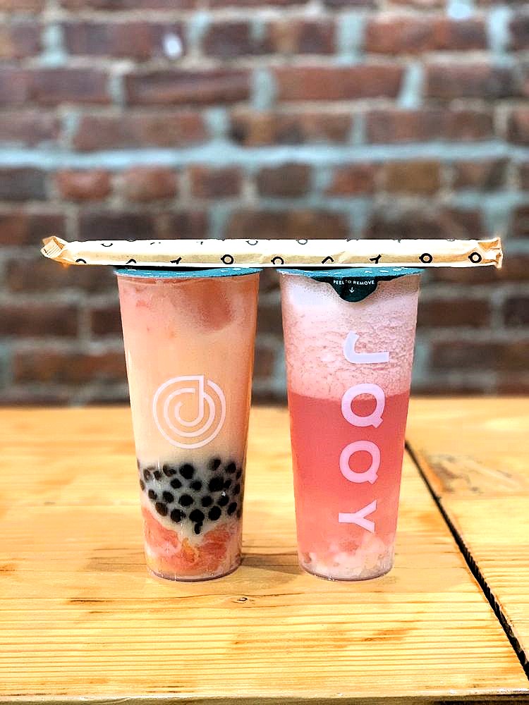 Curious about the difference between crystal boba and traditional boba pearls? Discover the key distinctions in texture, ingredients, and flavor to choose the perfect type for your bubble tea experience!