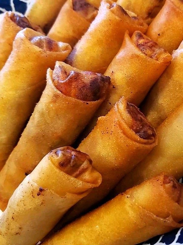 Discover the key differences between Filipino lumpia and egg rolls, including their ingredients, cooking methods, and flavor profiles, to help you decide which crispy snack to enjoy.