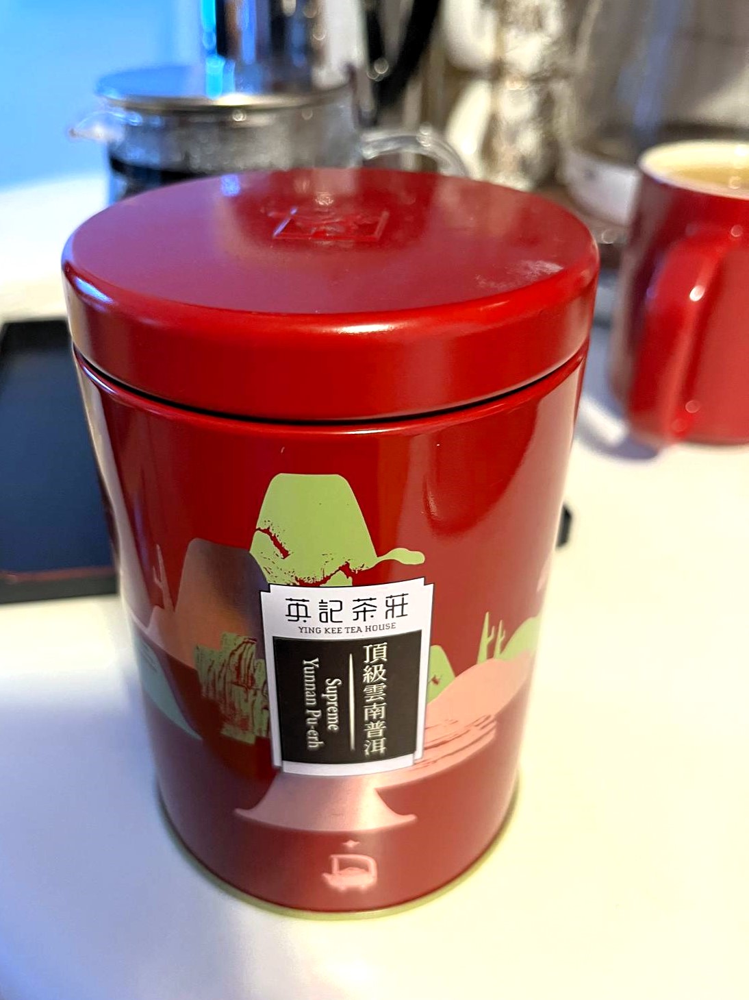 Learn about the differences between Pu Erh Tea and Coffee, including caffeine content, health benefits, and taste. Learn how each beverage affects your energy, well-being, and overall health in this comprehensive guide to your morning drink options.