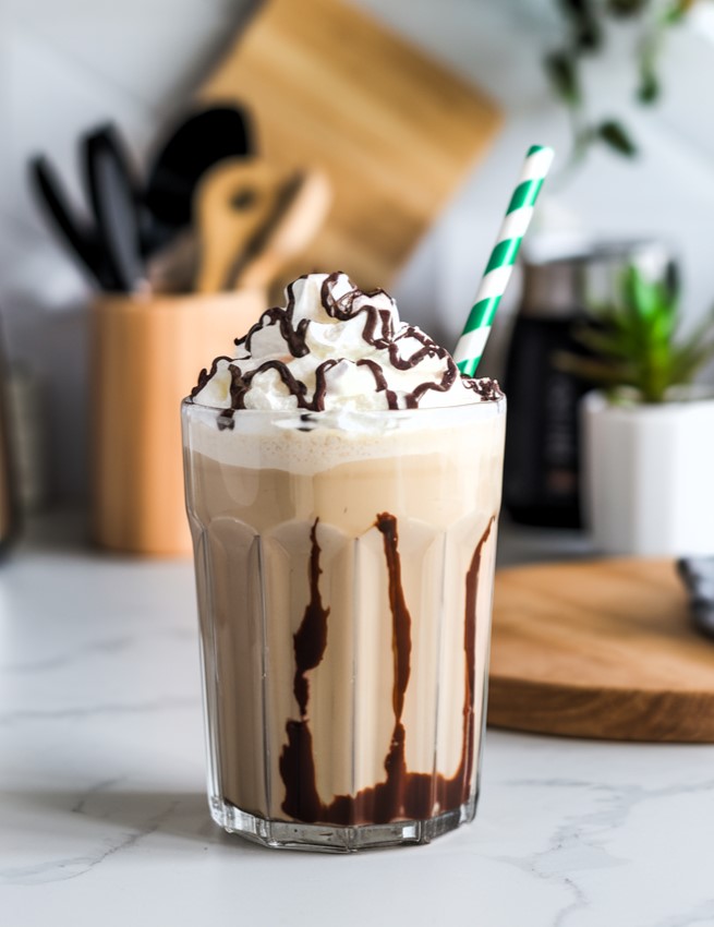 Rhode Island-Style Coffee Cabinet is a delicious and creamy milkshake made with coffee ice cream, coffee syrup, and milk. It’s a beloved treat from Rhode Island that combines coffee and ice cream in a rich, refreshing way.