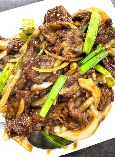 Learn the key differences between Szechuan Beef and Mongolian Beef in flavor, ingredients, spice level, and origin. Find out which dish suits your taste with detailed recipes and tips.