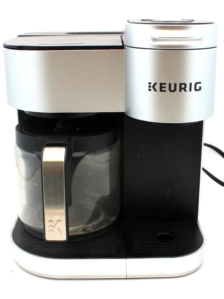 A detailed comparison of the Hamilton Beach Flexbrew vs Keurig Duo, exploring key features, performance, design, and value for money to help coffee lovers choose the best dual coffee maker.