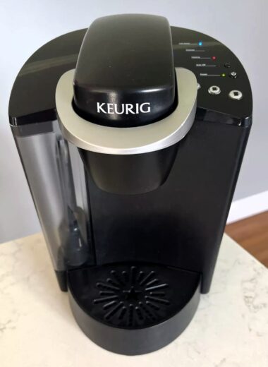 In this detailed comparison, we review the Keurig Classic vs. Keurig Select to help you choose the best coffee maker for your needs. Learn about features, performance, and value for money.