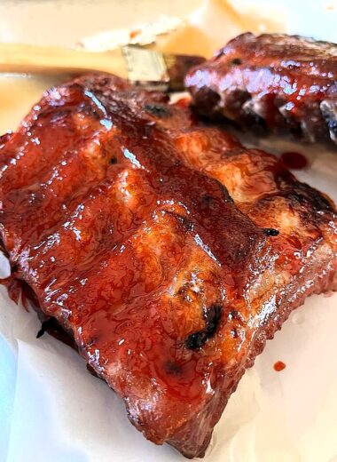 Follow the 3-2-1 method for the best smoked pork ribs recipe in your Masterbuilt smoker! Juicy, tender, and flavorful baby back ribs, spare ribs, or St. Louis style ribs, this recipe is perfect for beginners!