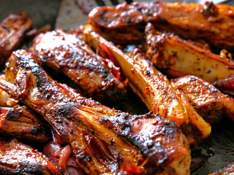 Discover the difference between St. Louis ribs and baby back ribs, from their flavor and texture to cooking methods. Learn which type of rib is perfect for your next BBQ or grilling session!