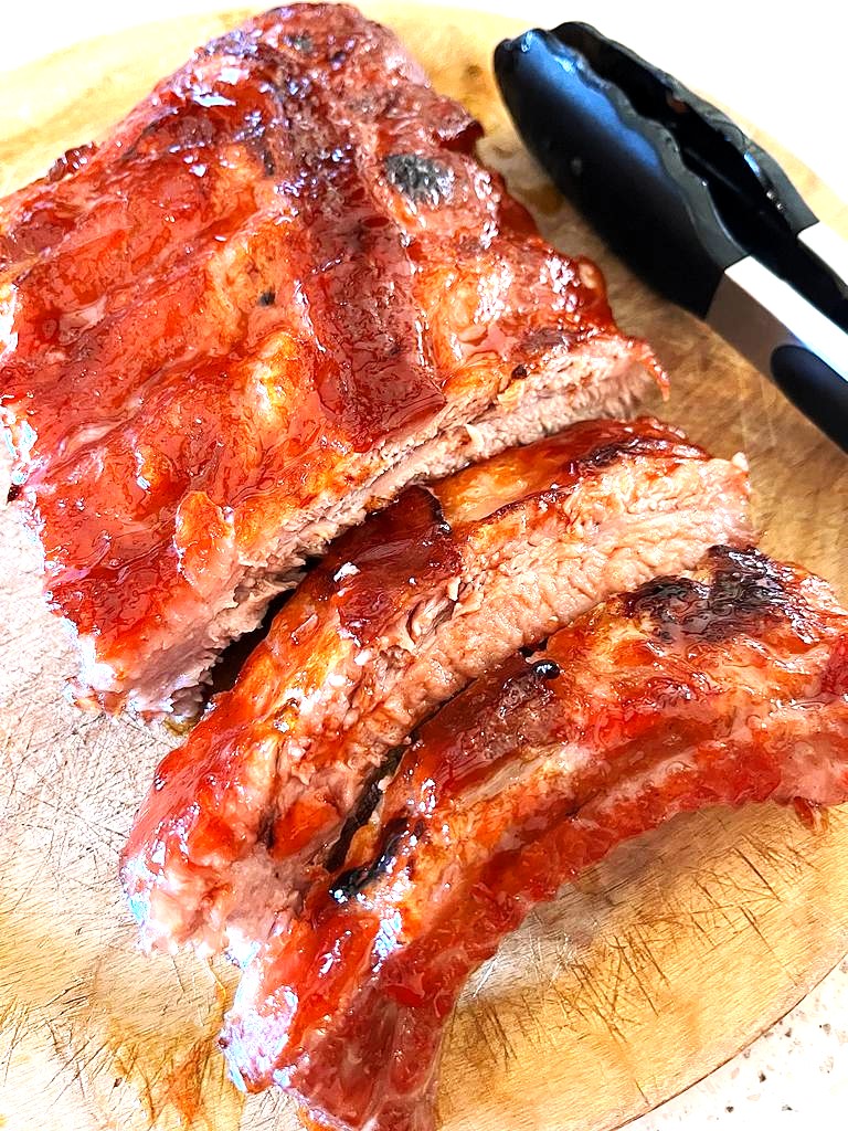 Discover the difference between St. Louis ribs and baby back ribs, from their flavor and texture to cooking methods. Learn which type of rib is perfect for your next BBQ or grilling session!