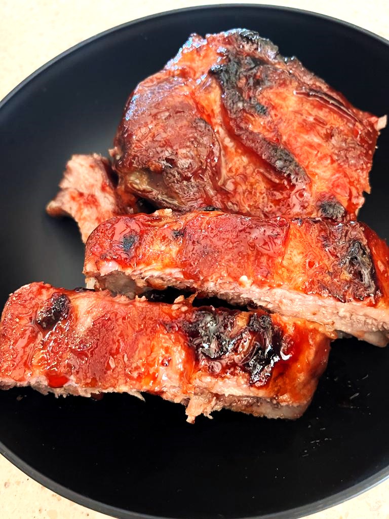 Discover the difference between St. Louis ribs and baby back ribs, from their flavor and texture to cooking methods. Learn which type of rib is perfect for your next BBQ or grilling session!