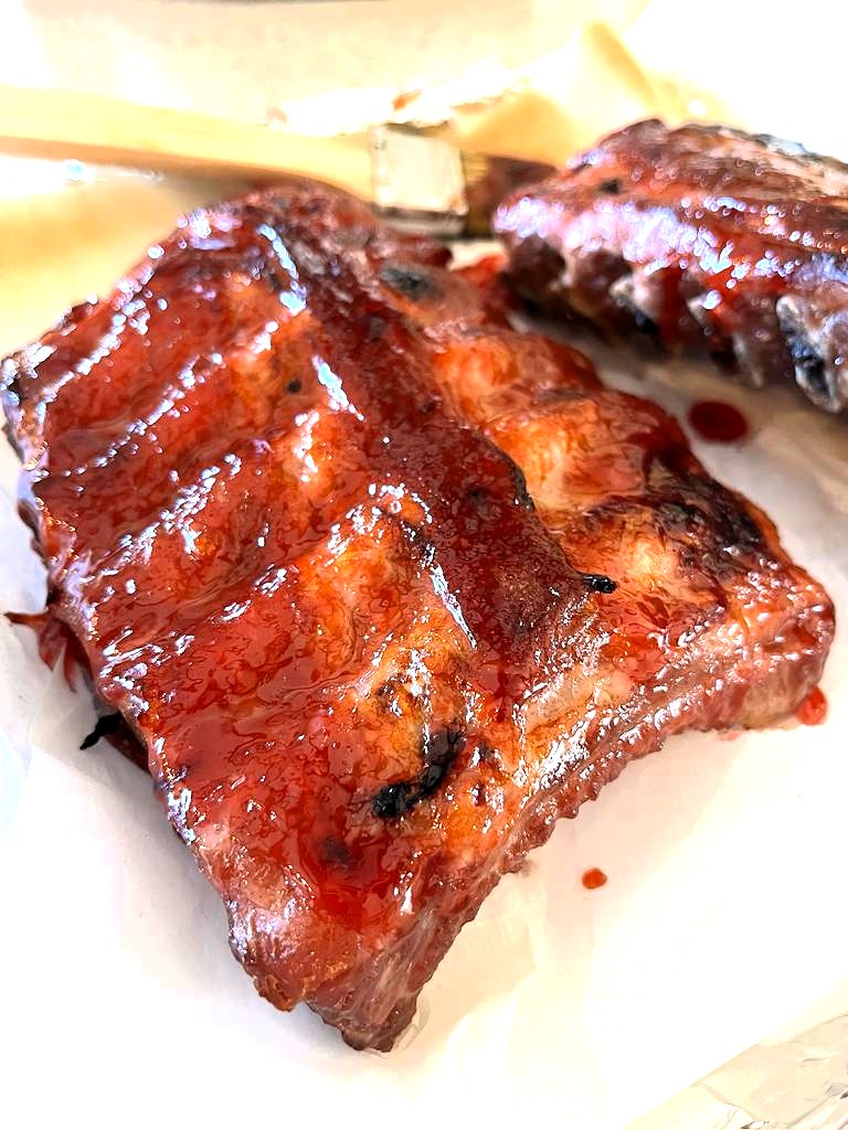 Discover the difference between St. Louis ribs and baby back ribs, from their flavor and texture to cooking methods. Learn which type of rib is perfect for your next BBQ or grilling session!